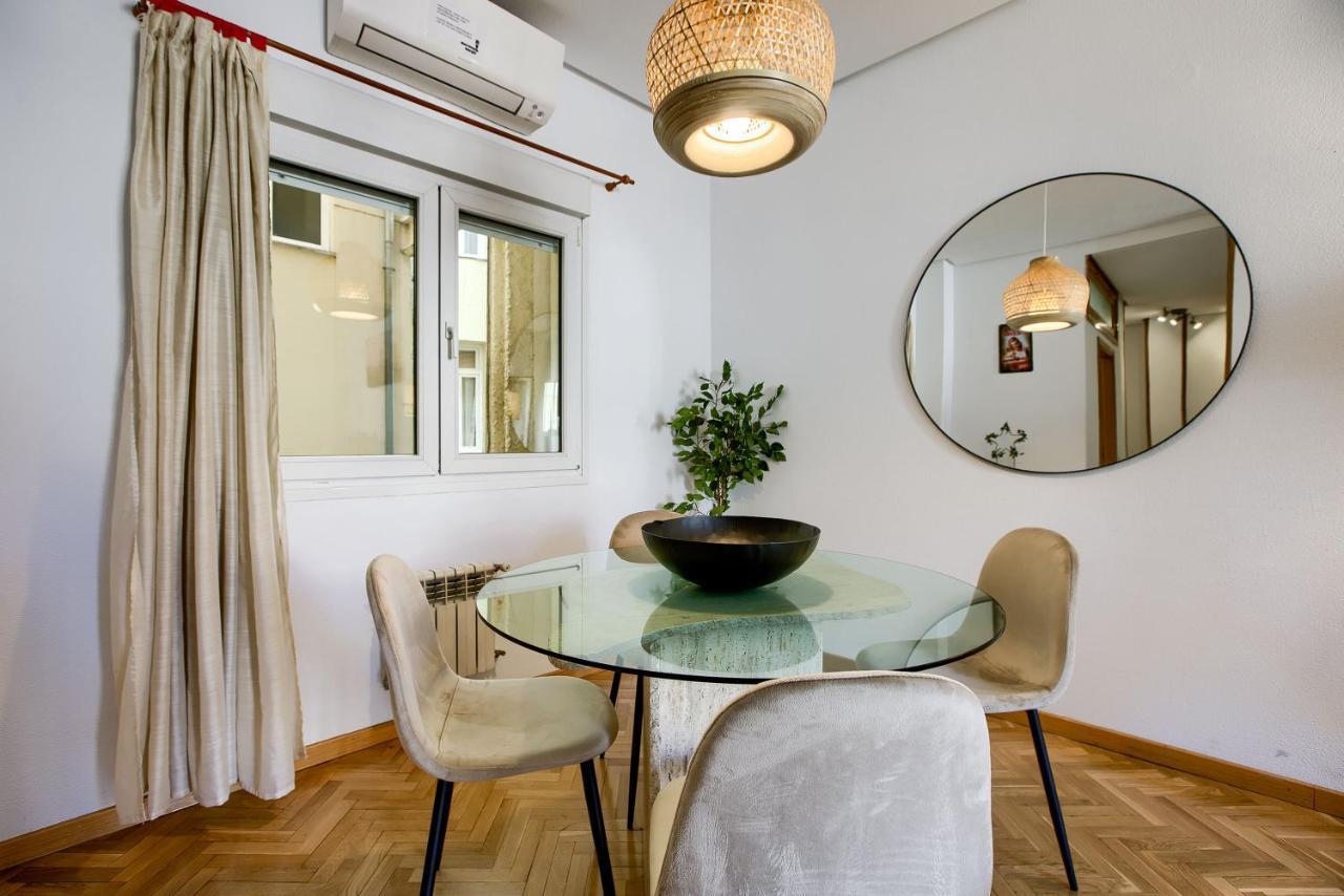 Charming Elegant Gran Via Apartment Madrid Exterior foto